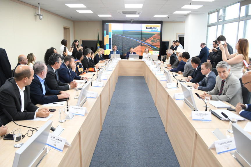 Reunião ocorreu em Brasília, nesta quarta-feira (21).