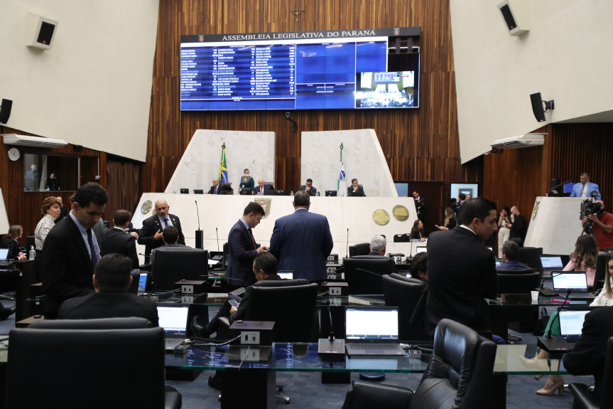 Assembleia aprova projeto que garante atendimento em Libras para mulheres vítimas de violência
