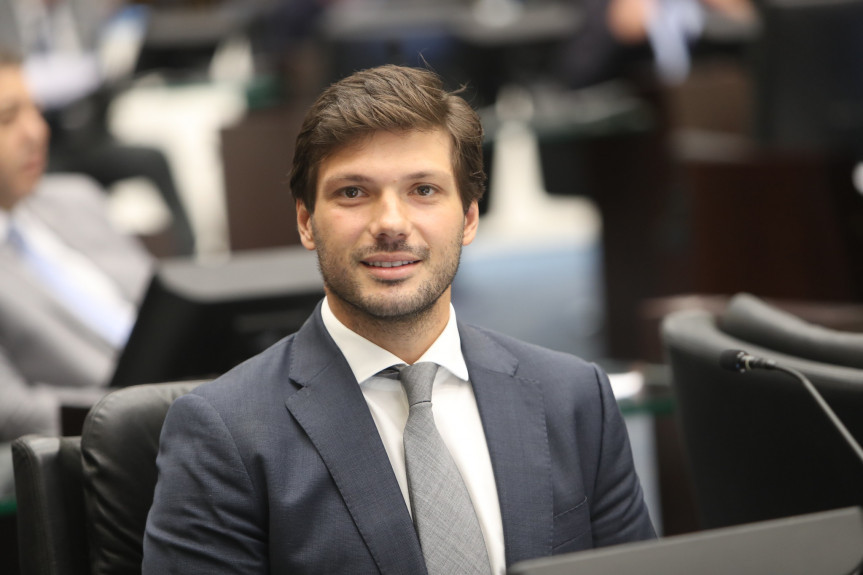Deputado Tiago Amaral (PSB), relator da LDO na Comissão de Orçamento da Assembleia Legislativa do Paraná.