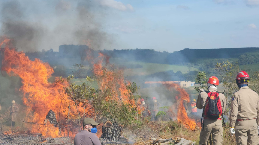 De acordo com o Corpo de Bombeiros, 90% dos incêndios têm origem em ações humanas, o que reforça a importância da atuação preventiva.