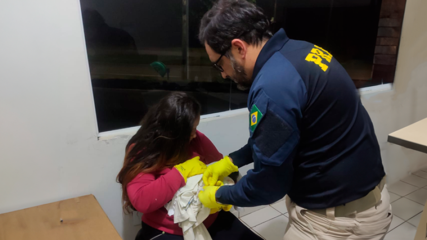 O fato ocorreu na madrugada de 13 de agosto último, quando Laís Leocadio Moura, de 29 anos, acompanhada de seus familiares, procuraram auxílio na unidade dos agentes federais em Ibiporã, no trecho da BR-369.