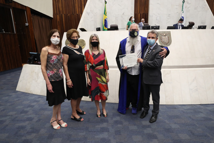 Banda de Música do Colégio Estadual do Paraná é homenageada na Assembleia.