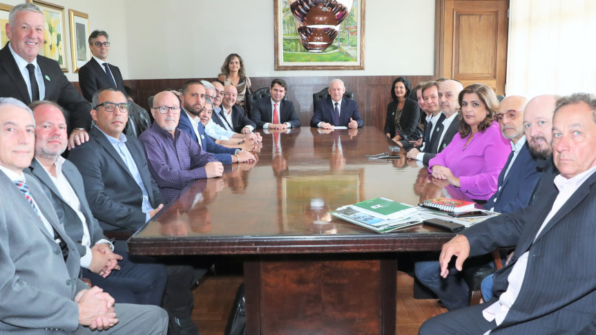 Encontro aconteceu no Gabinete da Presidência na manhã desta segunda-feira (13).