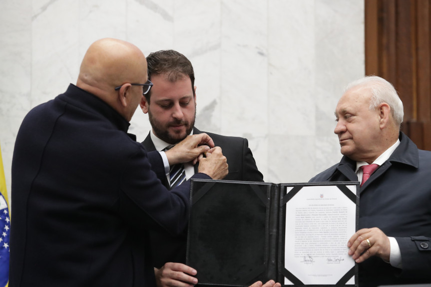 Natan Sperafico assume mandato de deputado na Assembleia Legislativa.