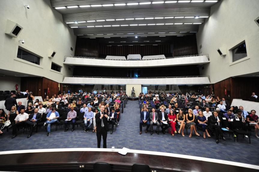  As palestras iniciaram no dia 12 &#8234;com o tema Organização e funcionamento da Assembleia.