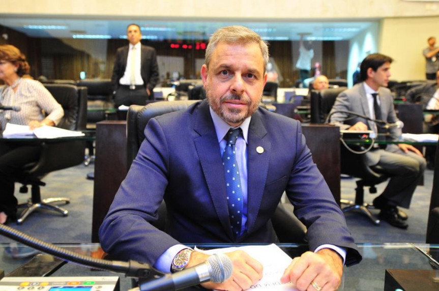 Deputado Missionário Ricardo Arruda (DEM).