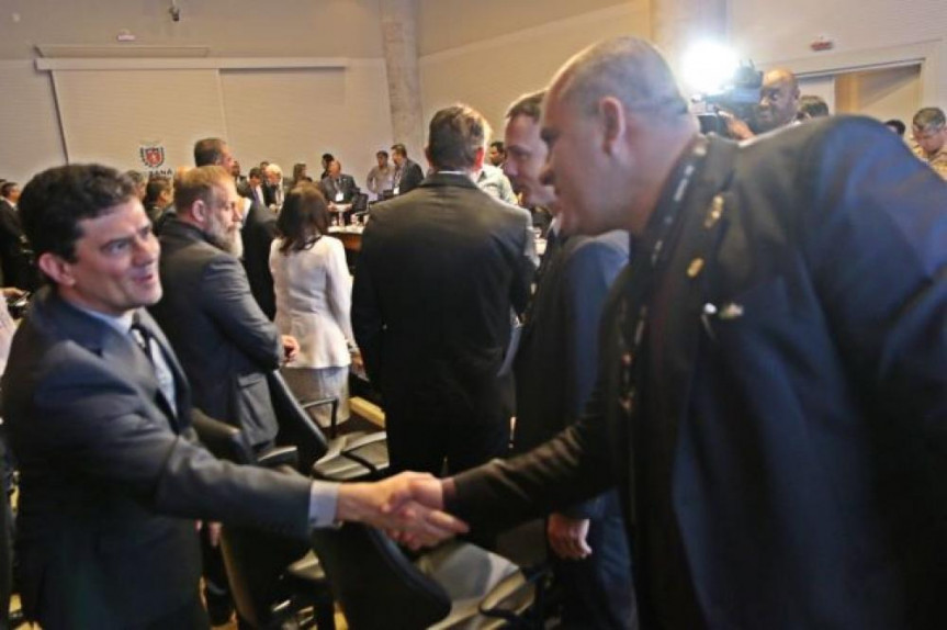 O deputado Soldado Fruet (PROS) participou da reunião do Conselho Nacional dos Secretários de Estado da Justiça, da Cidadania, Direitos Humanos e Administração Penitenciária (Consej) que contou com a presença do ministro Sérgio Moro.