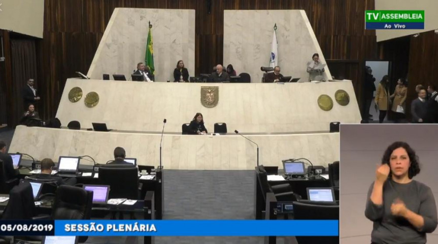 Sessões plenárias da Assembleia serão traduzidas para a língua dos sinais
