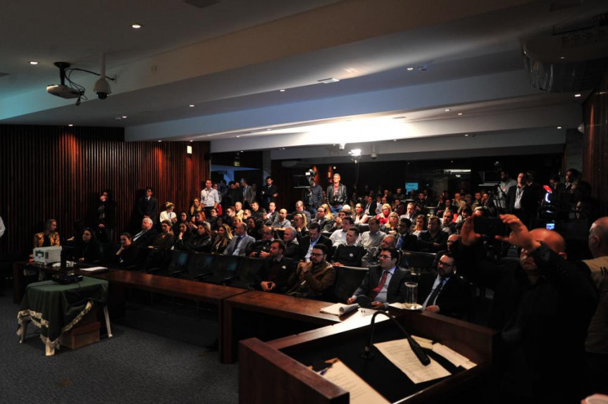 Plenarinho da Assembleia Legislativa do Paraná será palco, na segunda-feira (17), de uma audiência pública sobre a privatização de empresas pelo Governo Federal.