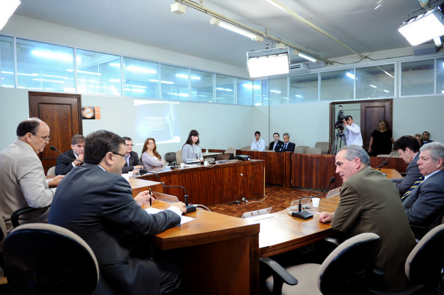 Comissão de Saúde debate prevenção ao câncer colorretal.