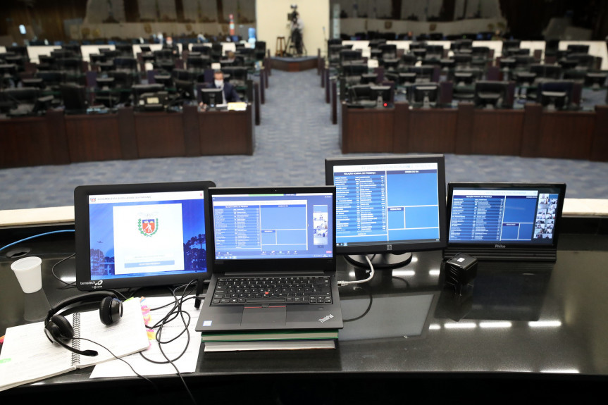 Proposta que extingue a Imprensa Oficial retorna aos debates na Assembleia Legislativa do Paraná na sessão de quarta-feira (4).