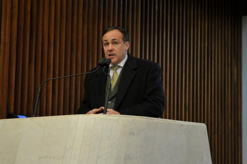 Deputado Stephanes Júnior (PMDB).