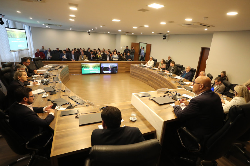 Reunião ocorreu na manhã desta terça-feira (14), no Auditório Legislativo.