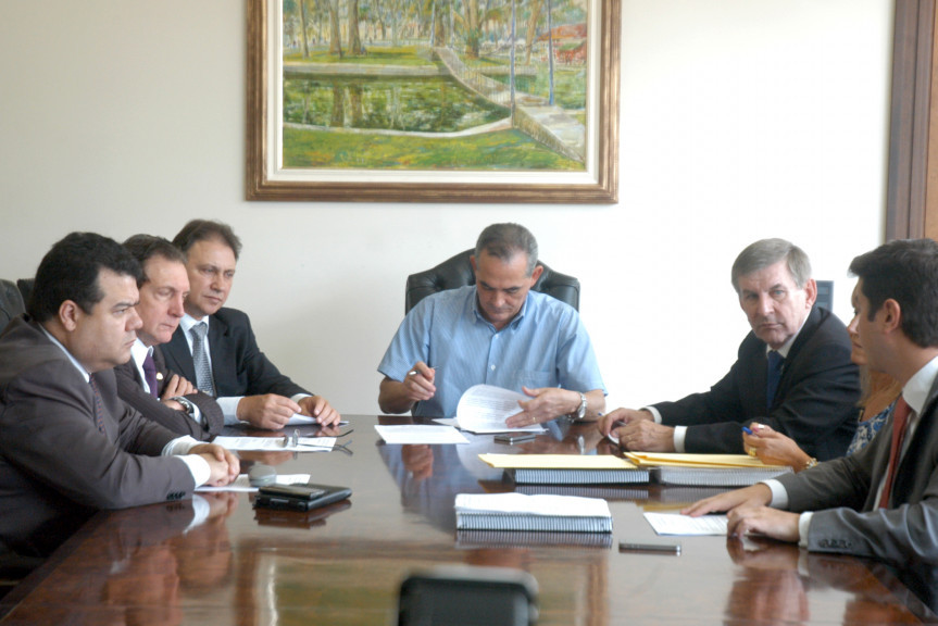 Reunião da Comissão de Orçamento da Assembleia Legislativa do Paraná.