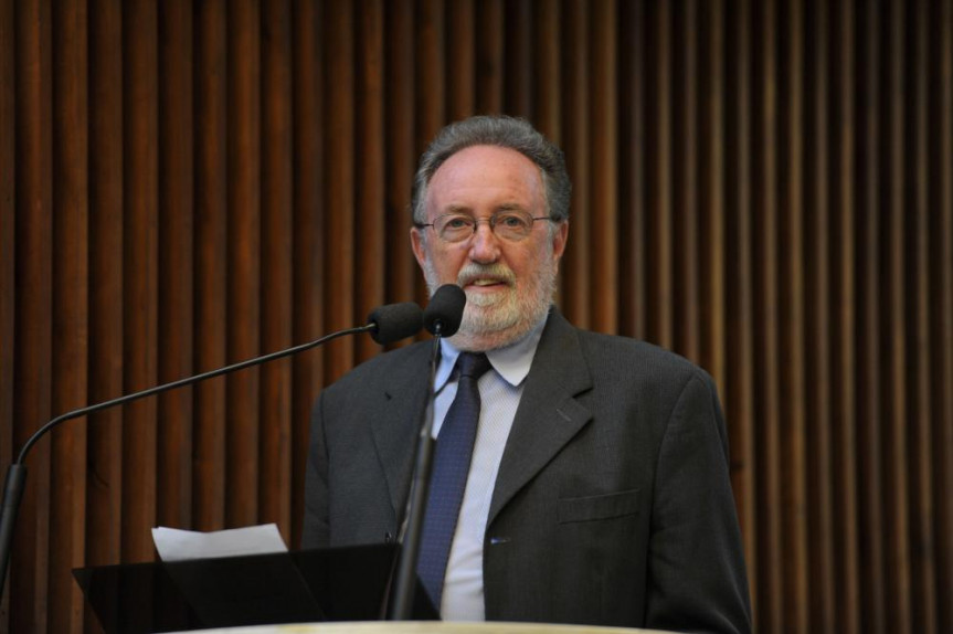 Deputado Tercílio Turini (PPS) durante a sessão plenária desta segunda-feira (14).