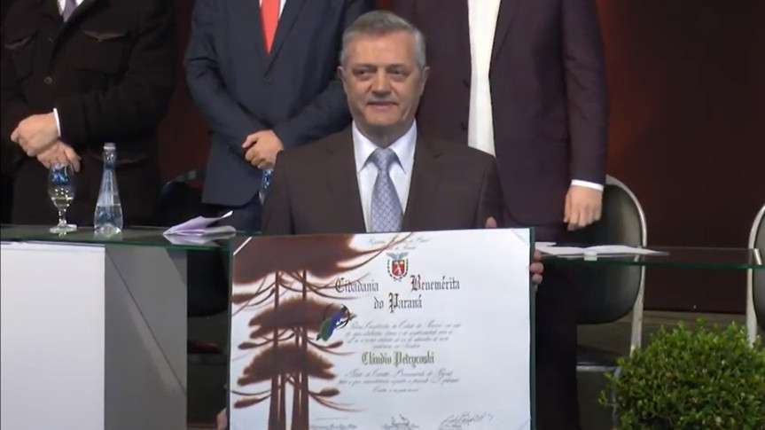 Em 2018, a Assembleia Legislativa homenageou Petrycoski com o título de Cidadão Benemérito do Paraná.