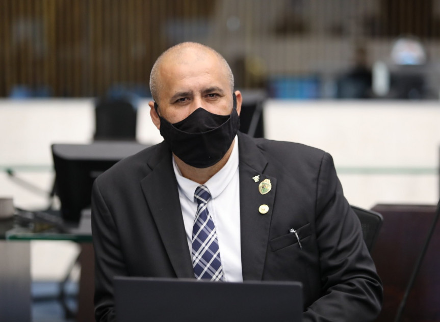 Deputado Soldado Fruet (PROS).