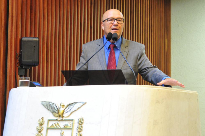 Deputado Luiz Claudio Romanelli (PSB).