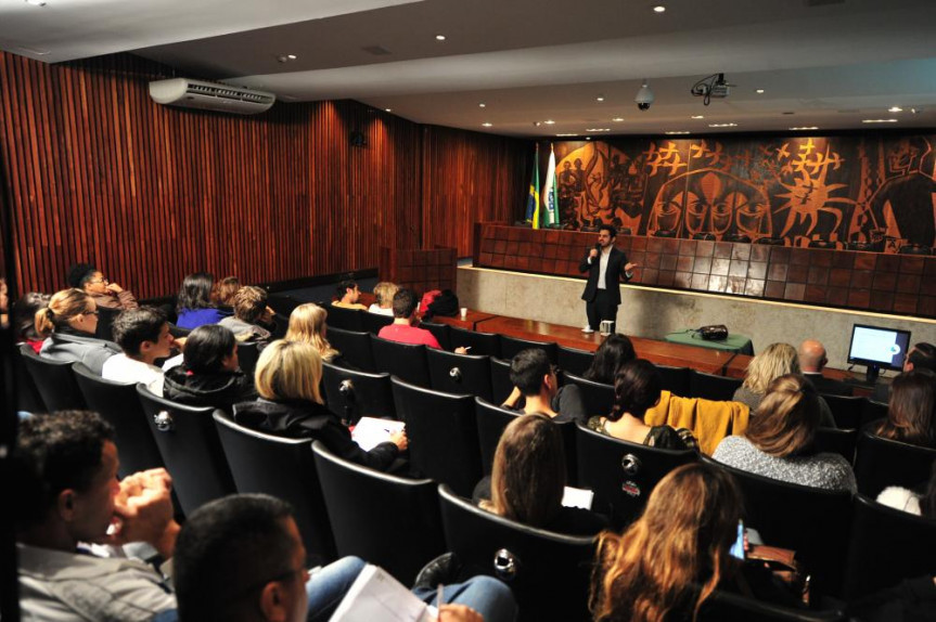 O universo dos fundos de investimento e previdência privada foram os temas abordados em mais um evento da Escola do Legislativo da Alep