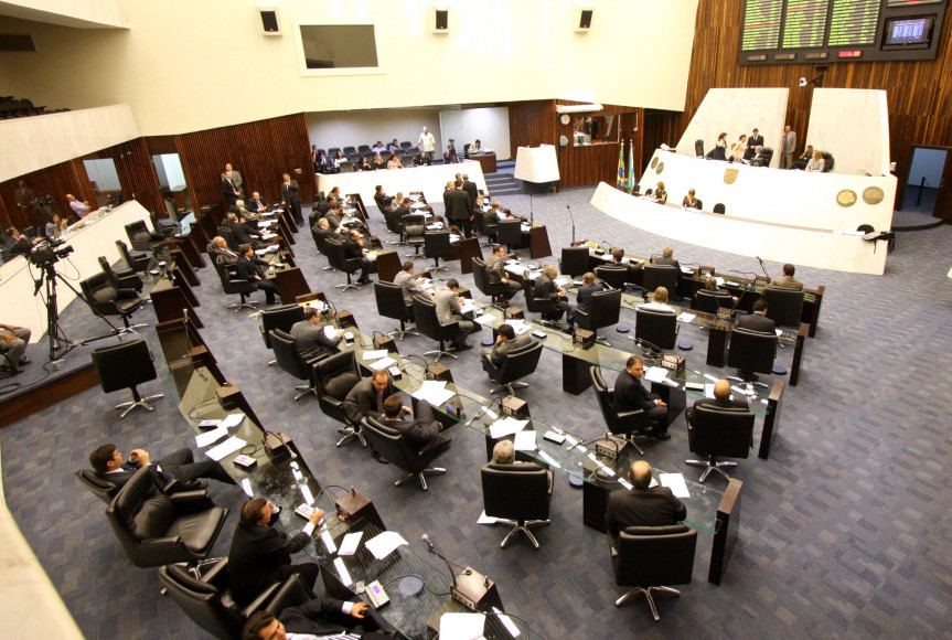 Deputados aprovaram 19 projetos de lei e mais de 35 indicações na sessão ordinária nesta terça-feira (8/11).