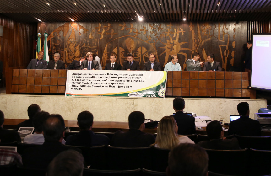 Assembleia recebe o Fórum Estadual do Transporte Rodoviário de Cargas.