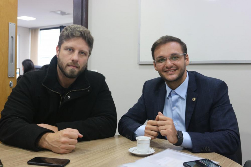 Deputado Requião Filho (MDB-PR) com o deputado Felipe dos Pneus (PRTB-MA).
