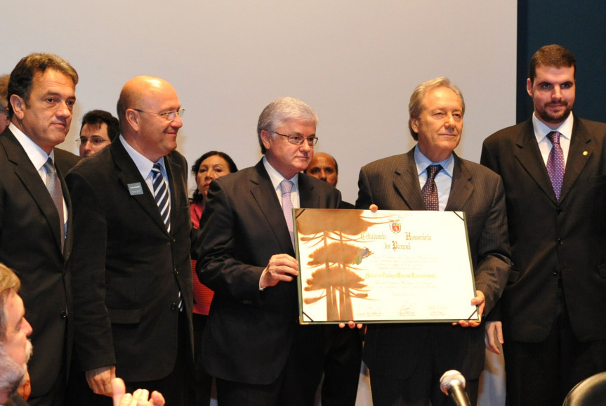 Ministro do STF Enrique Ricardo Lewandowski recebe o título de Cidadão Honorário do Paraná.