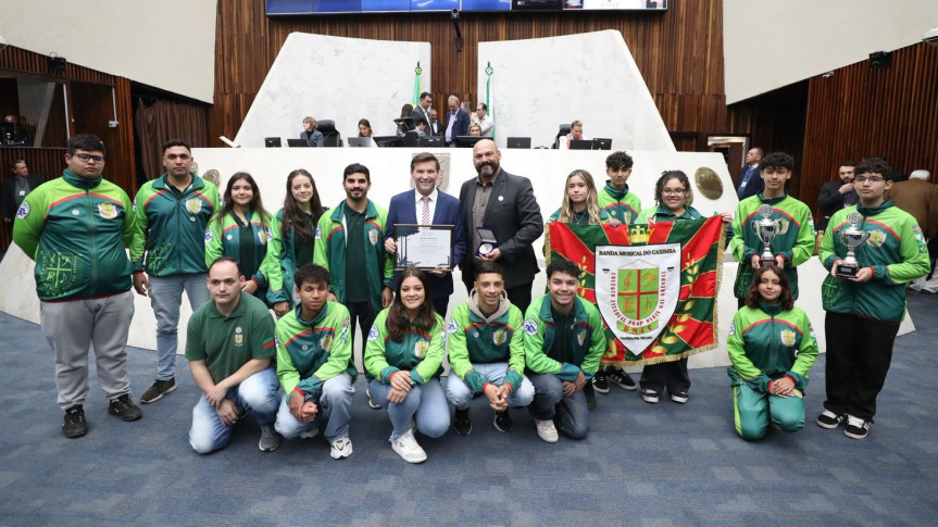 Em reconhecimento a essa trajetória de destaque, a Banda Musical do Caximba foi homenageada pela Assembleia Legislativa do Paraná.