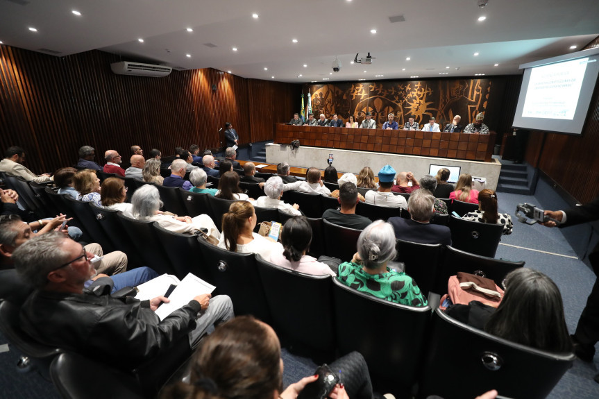 Encontro aconteceu na tarde desta quarta-feira (10), no Plenarinho da Casa.