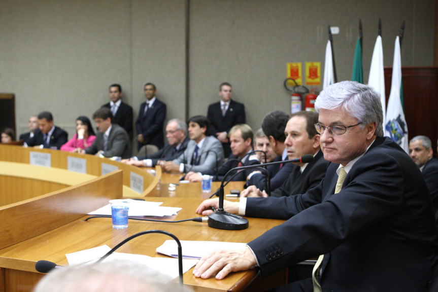 Evento contou com a presença da população, de entidades e lideranças locais, vereadores, prefeitos da região Oeste e vários deputados. 
