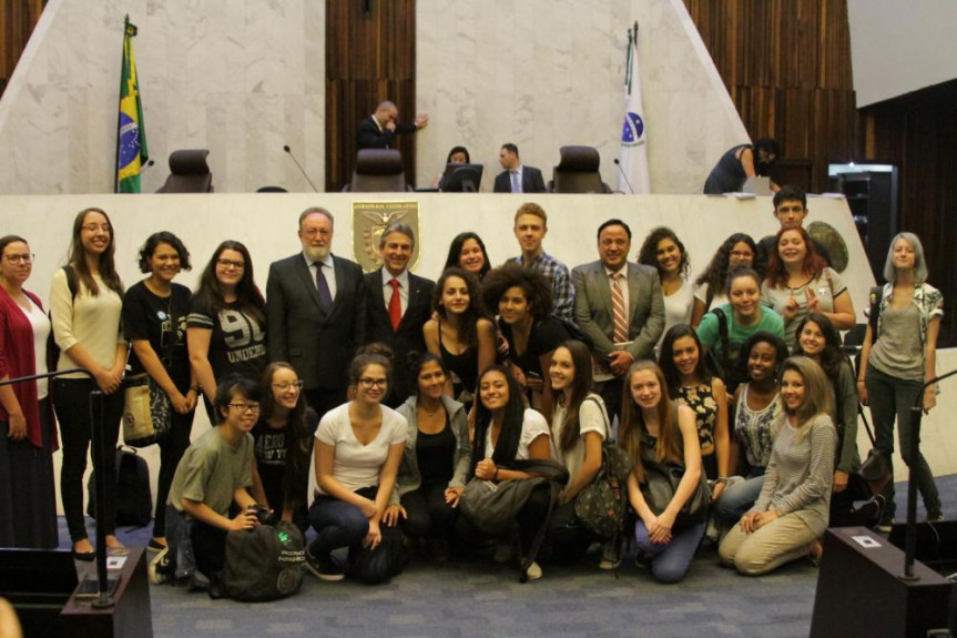 Alunos do Curso Técnico em Processo Fotográfico da IFPR estiveram em visita hoje na Assembleia Legislativa do Paraná (Alep)