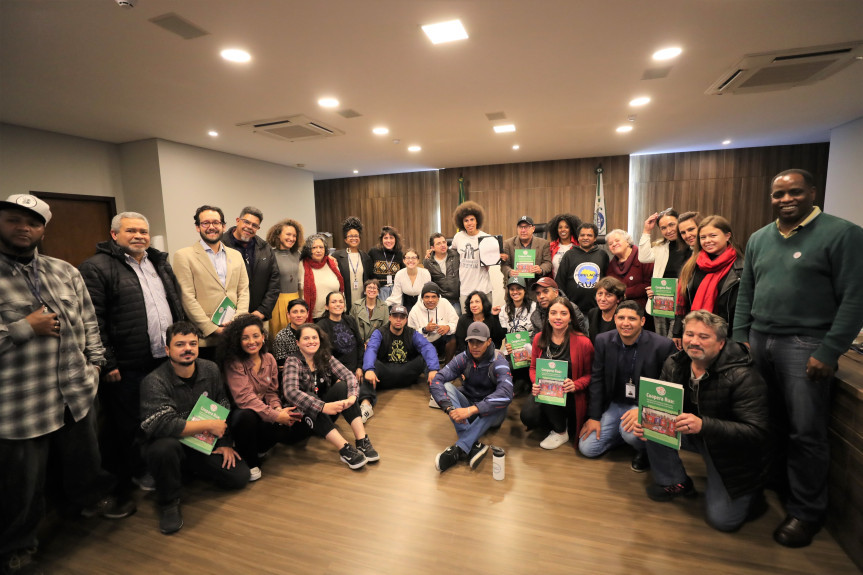 Evento ocorreu na noite desta terça-feira (4), no Auditório Legislativo.