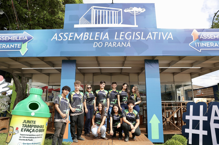 Ao longo de toda esta quarta-feira (10), estudantes, lideranças e representantes da sociedade civil organizada estiveram no estande do Legislativo na Expoingá.