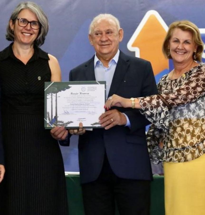 Durante a Assembleia Itinerante, em Londrina, a parlamentar desenvolveu uma série de atividades, que incluiu reuniões com gestores, representantes da sociedade civil e políticos.