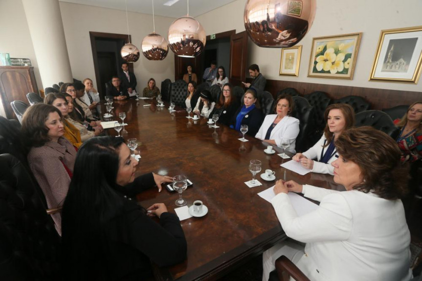 Primeira reunião da Procuradoria da Mulher da Alep.