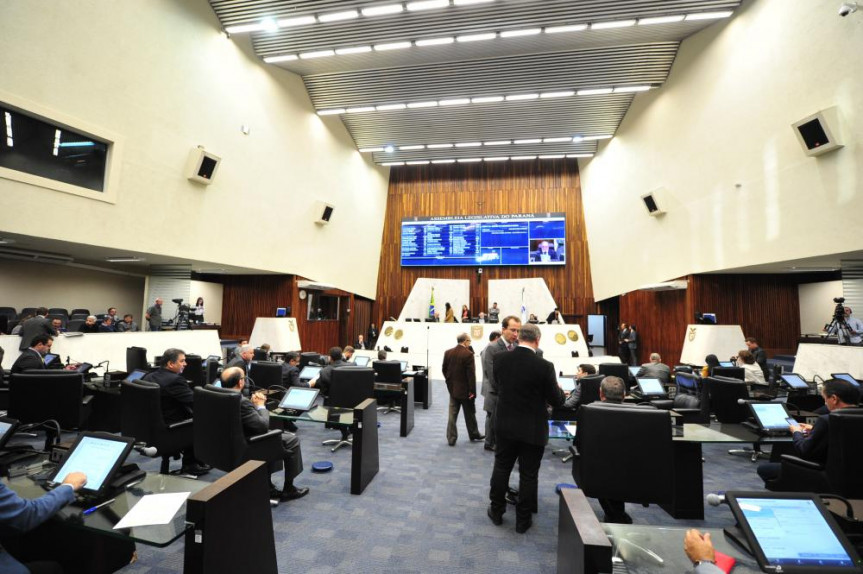 Sessão plenária da Assembleia Legislativa do Paraná desta terça-feira (11).