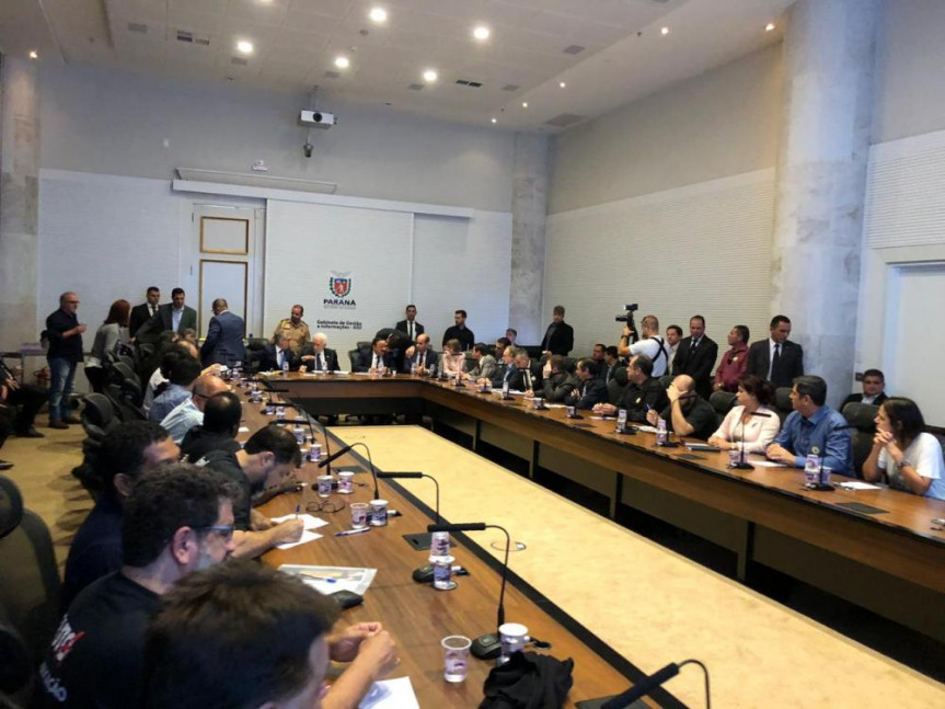 Assembleia terá dois representantes em comissão permanente de debate com servidores, diz Hussein Bakri. 