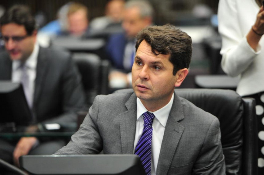 Deputado Alexandre Curi (PSB).
