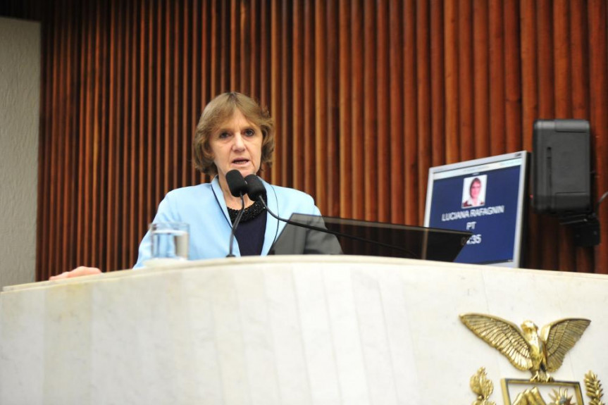 Deputada Luciana Rafagnin (PT) critica a forma como está sendo aplicada a Prova Paraná e cobra explicações do Governo.