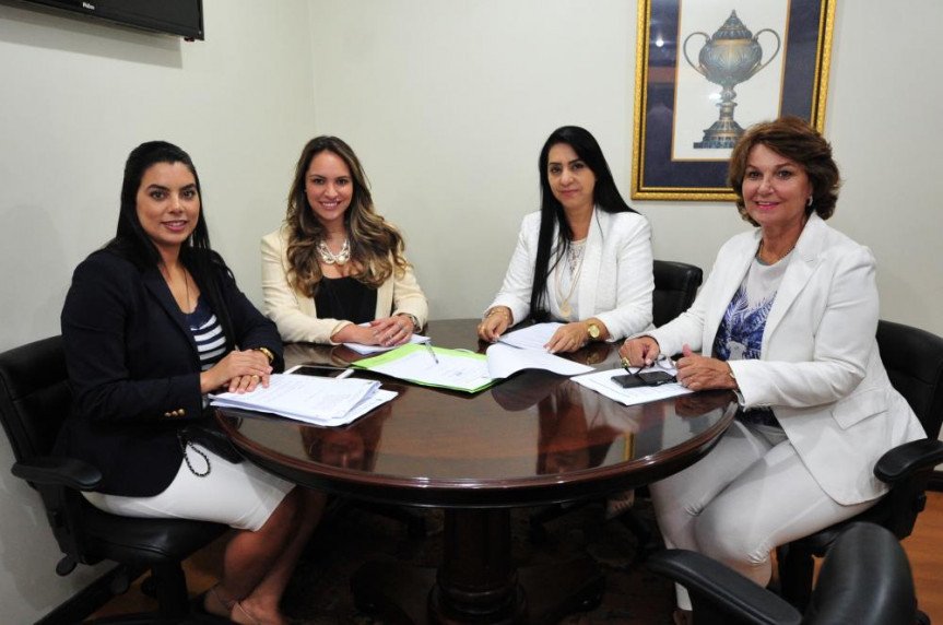 Deputadas Claudia Pereira (PSC), Maria Victoria (PP), Cantora Mara Lima (PSDB) e deputada Cristina Silvestri (PPS).