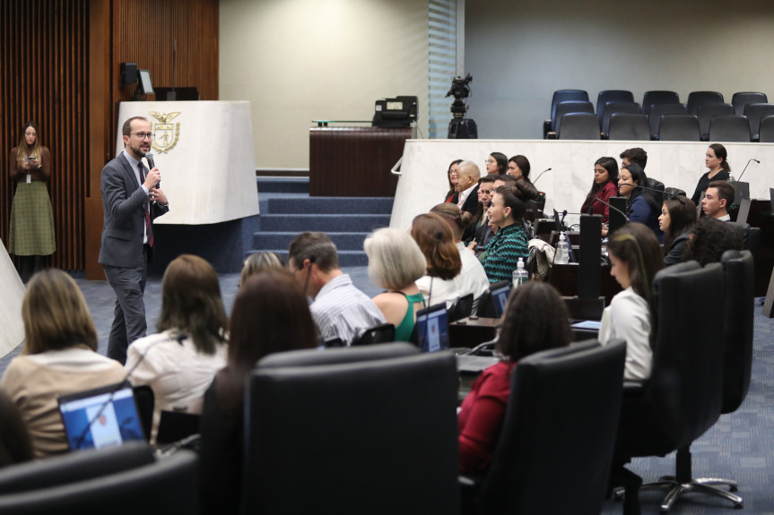 Alunos selecionados no Geração Atitude 2022 apresentaram suas propostas no plenário da Assembleia Legislativa.