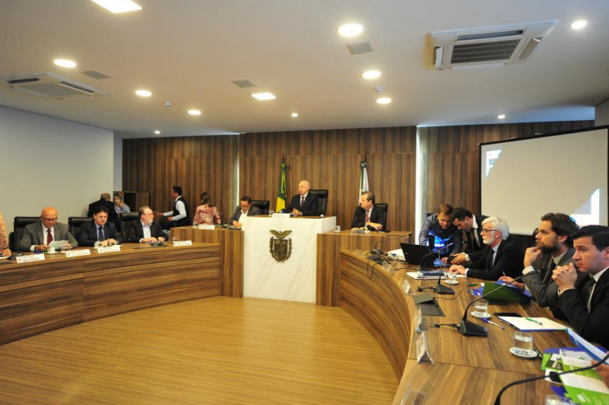 A ALEP recebeu nesta quarta-feira os reitores das universidades estaduais.