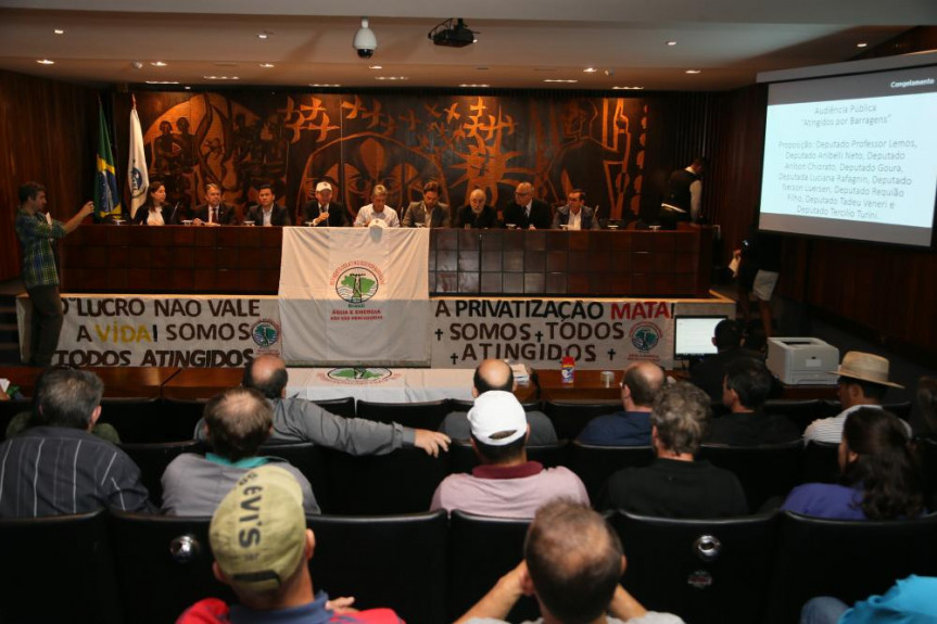 Audiência pública debateu a situação de pessoas atingidas pelas barragens no estado do Paraná. 
