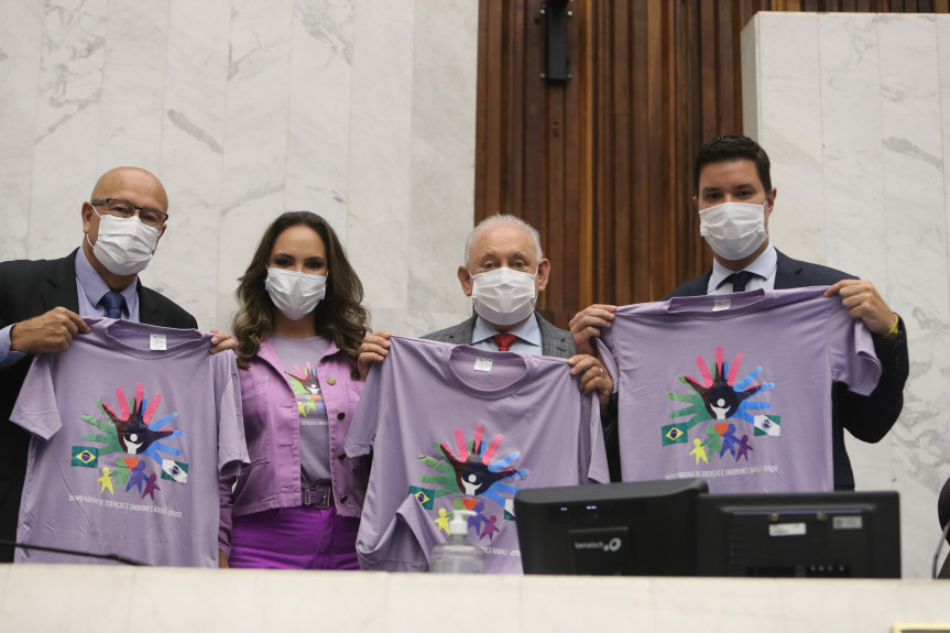 Entidades e pessoas que atuam no diagnóstico e tratamento de doenças raras são homenageadas na Assembleia.