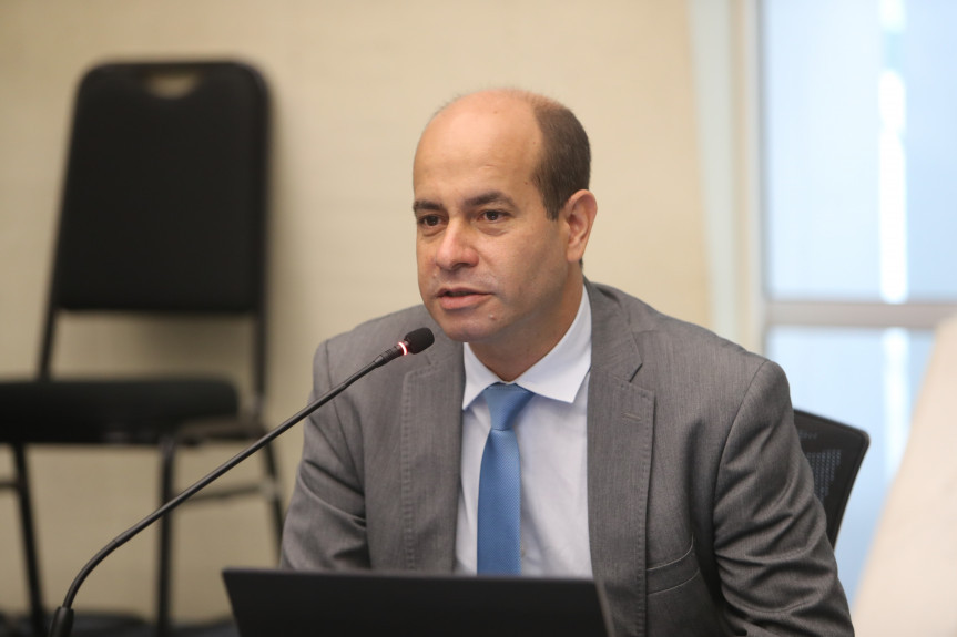 Secretário da Fazenda apresenta aos deputados o balanço do terceiro quadrimestre de 2021.