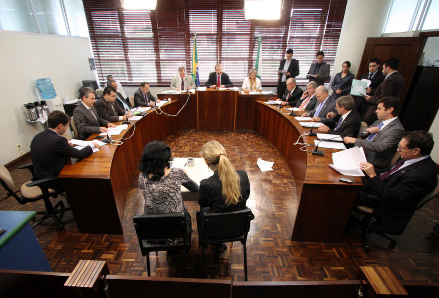 Reunião da Comissão de Constituição e Justiça (CCJ) em dezembro de 2011.