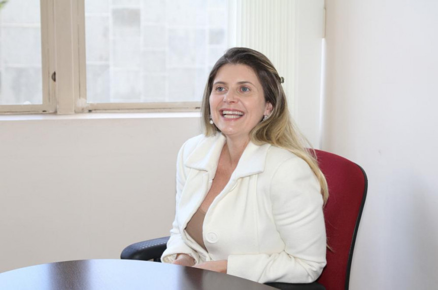 Andréa Silvério Martino, mãe e servidora da Alep. 