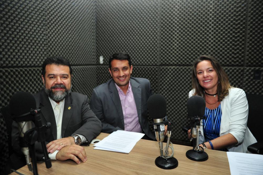 Programa Rádio Assembléia entrevista o deputado Pastor Edson Praczyk (PRB).