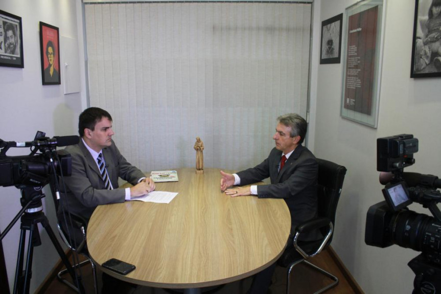 Deputado Tadeu Veneri (PT) em entrevista ao programa Política Total da TV Assembleia.