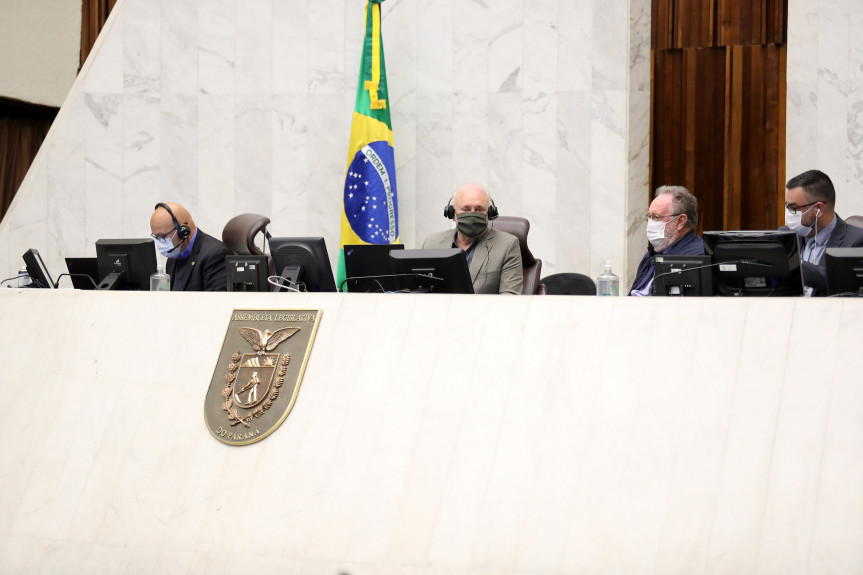 Comissões de Constituição e Justiça (CCJ), e de Obras Públicas, Transportes e Comunicação da Assembleia Legislativa aprovaram parecer favorável ao projeto que extingue o Departamento de Imprensa Oficial do Estado.